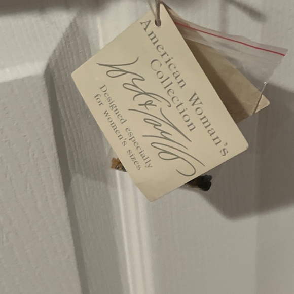 Lord and Taylor, size 14 W, silk blazer with sequins. Vintage sequins blazer NWT - Picture 5 of 13